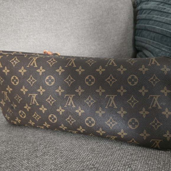 Authentic Louis Vuitton Monogram Neverfull tote - Picture 15 of 16